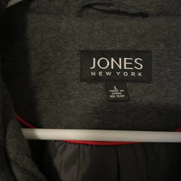 Adorable Jones New York jacket. - Picture 2 of 3